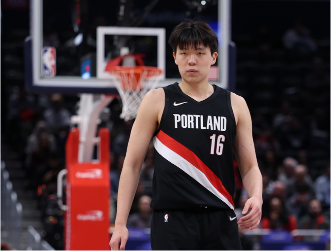 开云体育-杨瀚森DNP！文班缺席马刺6人上双灭开拓者 福克斯25分阿夫29+6+6